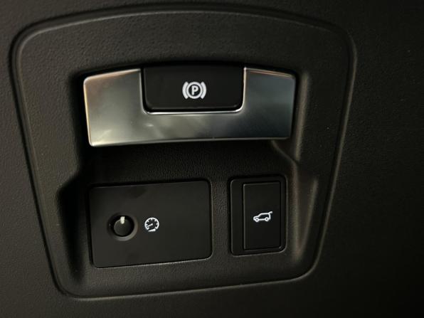 Land Rover Range Rover Velar I с пробегом 2018 года, цена 4 490 000 рублей, 57000 км, внедорожник, Автокод Объявления