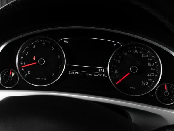 Volkswagen Touareg II с пробегом 2012 года, цена 1 999 000 рублей, 216392 км, внедорожник, Автокод Объявления