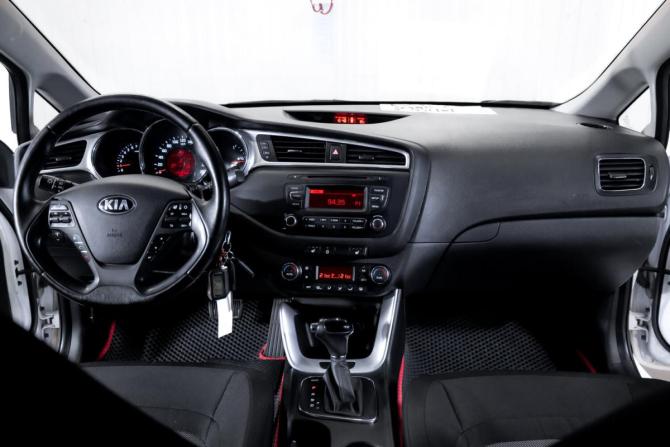 Kia Ceed II Рестайлинг с пробегом 2017 года, цена 1 450 000 рублей, 128000 км, хэтчбек, Автокод Объявления