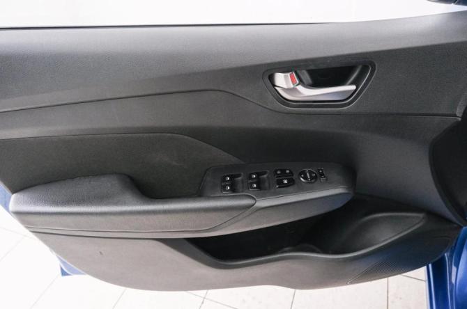 Hyundai Solaris II с пробегом 2017 года, цена 1 399 000 рублей, 77000 км, седан, Автокод Объявления