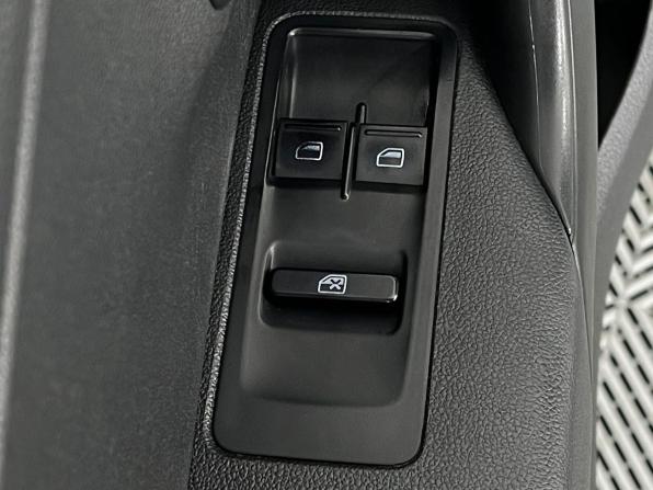 Volkswagen Polo V Рестайлинг с пробегом 2018 года, цена 830 000 рублей, 172000 км, седан, Автокод Объявления