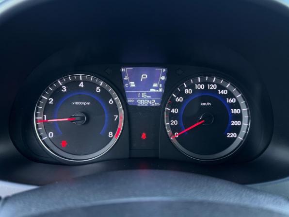Hyundai Solaris I с пробегом 2013 года, цена 885 000 рублей, 98842 км, седан, Автокод Объявления