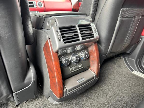 Land Rover Range Rover III Рестайлинг 2 с пробегом 2011 года, цена 2 300 000 рублей, 190937 км, внедорожник, Автокод Объявления