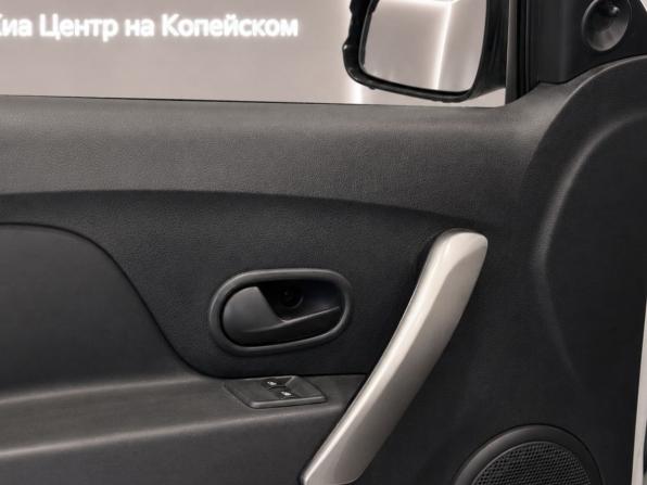 Renault Sandero II с пробегом 2017 года, цена 645 000 рублей, 170115 км, хэтчбек, Автокод Объявления