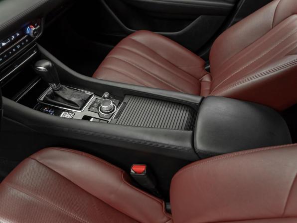 Mazda 6 III (GJ) Рестайлинг 2 с пробегом 2021 года, цена 2 840 000 рублей, 101702 км, седан, Автокод Объявления