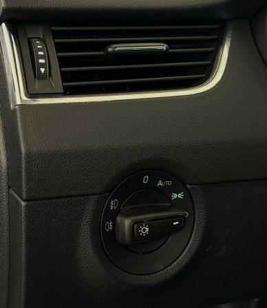 Skoda Octavia III (A7) Рестайлинг с пробегом 2019 года, цена 2 200 000 рублей, 37088 км, лифтбек, Автокод Объявления