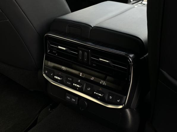 Новый Toyota Land Cruiser 300 Series 2025 года, цена 16 000 000 рублей, внедорожник, Автокод Объявления