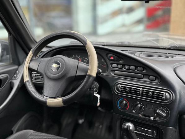 Chevrolet Niva I Рестайлинг с пробегом 2015 года, цена 479 000 рублей, 252827 км, внедорожник, Автокод Объявления