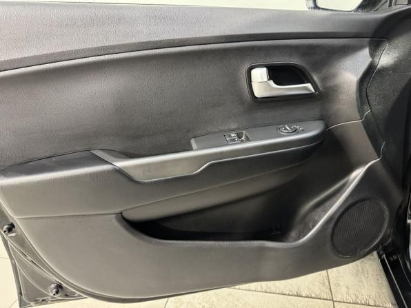 Kia Rio III Рестайлинг с пробегом 2016 года, цена 1 009 800 рублей, 105000 км, седан, Автокод Объявления