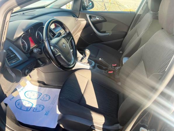 Opel Astra J Рестайлинг с пробегом 2014 года, цена 822 800 рублей, 163000 км, седан, Автокод Объявления