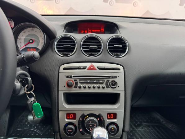 Peugeot 308 I с пробегом 2010 года, цена 550 000 рублей, 292262 км, хэтчбек, Автокод Объявления