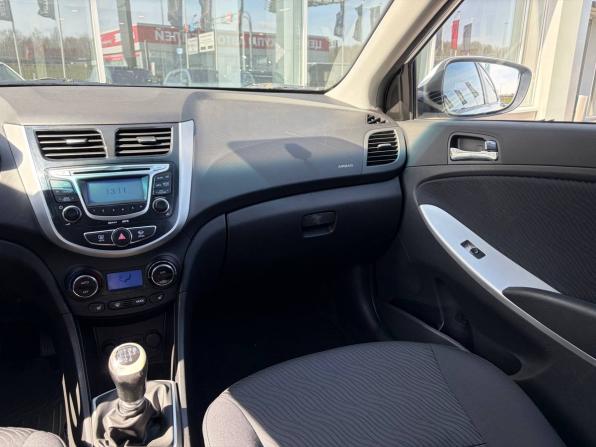 Hyundai Solaris I с пробегом 2013 года, цена 665 000 рублей, 132783 км, седан, Автокод Объявления