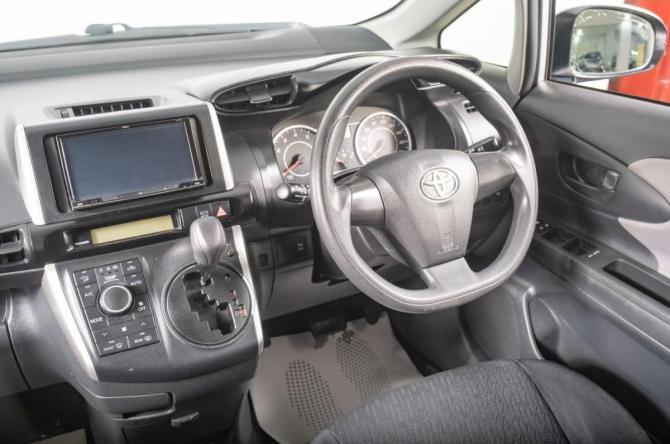 Toyota Wish II с пробегом 2012 года, цена 1 299 000 рублей, 178000 км, минивэн, Автокод Объявления