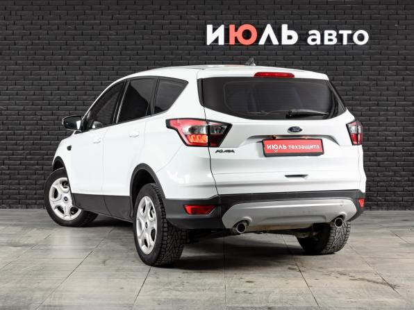 Ford Kuga II Рестайлинг с пробегом 2018 года, цена 1 840 000 рублей, 133931 км, внедорожник, Автокод Объявления