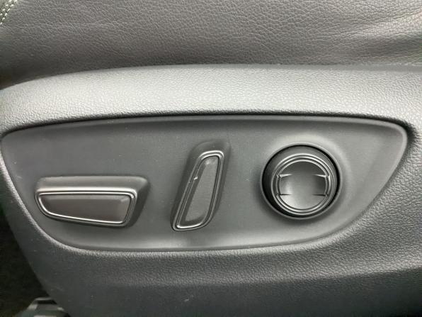 Toyota RAV4 V (XA50) с пробегом 2019 года, цена 3 595 000 рублей, 33441 км, внедорожник, Автокод Объявления