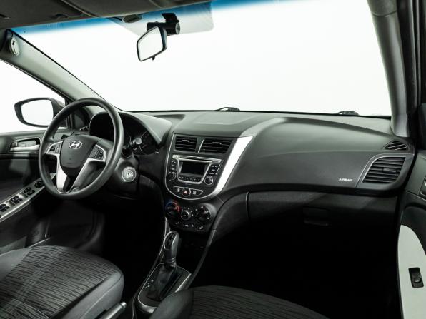 Hyundai Solaris I Рестайлинг с пробегом 2016 года, цена 1 100 000 рублей, 52053 км, седан, Автокод Объявления
