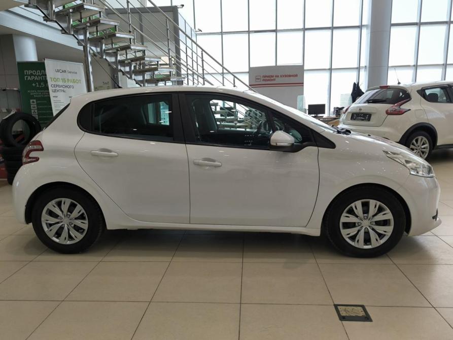 Peugeot 208 I Казань  - изображение 5