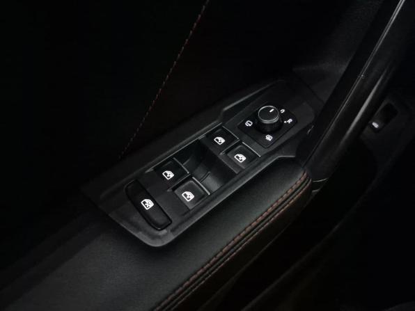 Volkswagen Tiguan II с пробегом 2018 года, цена 3 300 000 рублей, 77405 км, внедорожник, Автокод Объявления