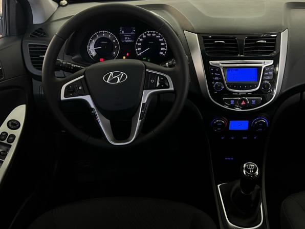 Hyundai Solaris I с пробегом 2013 года, цена 920 000 рублей, 163754 км, седан, Автокод Объявления