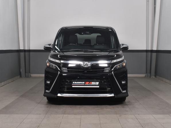 Toyota Voxy III (R80) Рестайлинг с пробегом 2019 года, цена 2 390 995 рублей, 80969 км, минивэн, Автокод Объявления