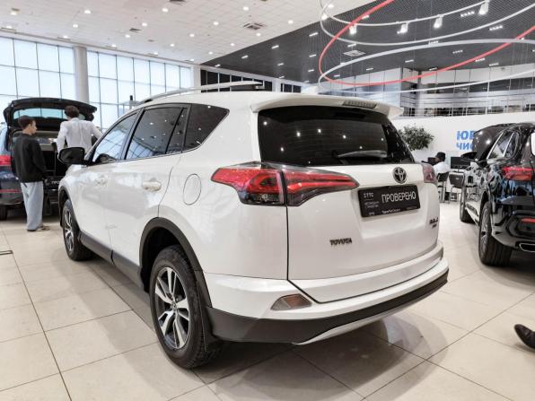 Toyota RAV4 IV (XA40) Рестайлинг с пробегом 2016 года, цена 2 180 000 рублей, 109460 км, внедорожник, Автокод Объявления
