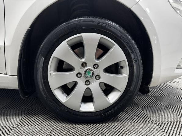 Skoda Superb II с пробегом 2012 года, цена 1 045 000 рублей, 280800 км, лифтбек, Автокод Объявления