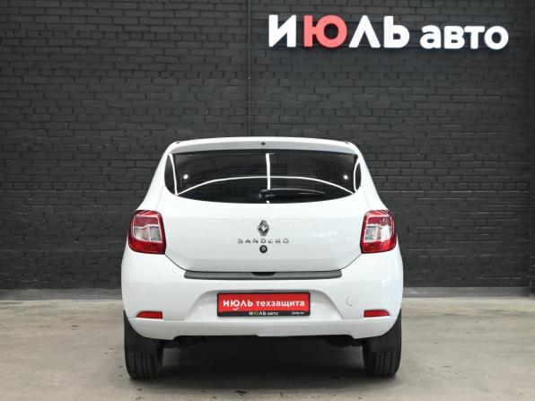 Renault Sandero II Рестайлинг с пробегом 2018 года, цена 950 000 рублей, 140385 км, хэтчбек, Автокод Объявления