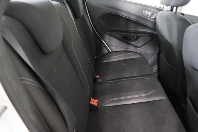 Ford Fiesta Mk6 Рестайлинг с пробегом 2015 года, цена 649 990 рублей, 148893 км, седан, Автокод Объявления