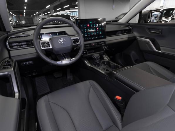 Toyota RAV4 VI (XA60) с пробегом 2026 года, цена 4 350 000 рублей, 18 км, внедорожник, Автокод Объявления
