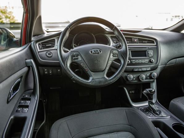 Kia Ceed II Рестайлинг с пробегом 2015 года, цена 1 368 000 рублей, 74214 км, хэтчбек, Автокод Объявления