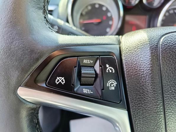 Opel Astra J Рестайлинг с пробегом 2013 года, цена 799 000 рублей, 229540 км, хэтчбек, Автокод Объявления