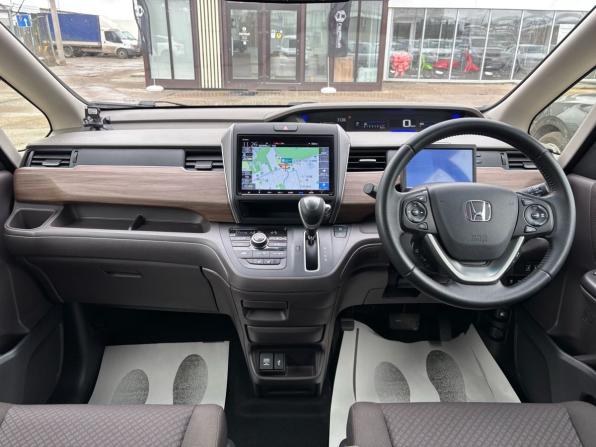 Honda Freed II Рестайлинг с пробегом 2022 года, цена 1 790 000 рублей, 51625 км, компактвэн, Автокод Объявления