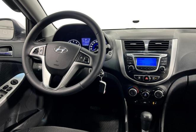 Hyundai Solaris I с пробегом 2014 года, цена 950 000 рублей, 129934 км, седан, Автокод Объявления