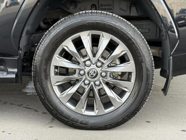 Toyota Land Cruiser 300 Series с пробегом 2021 года, цена 10 800 000 рублей, 163697 км, внедорожник, Автокод Объявления