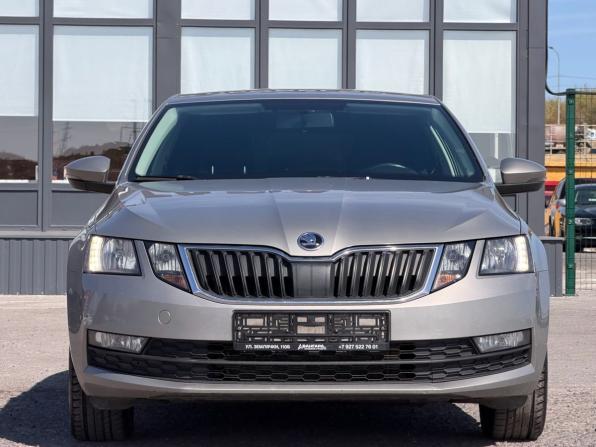 Skoda Octavia III (A7) Рестайлинг с пробегом 2017 года, цена 1 330 000 рублей, 163994 км, лифтбек, Автокод Объявления