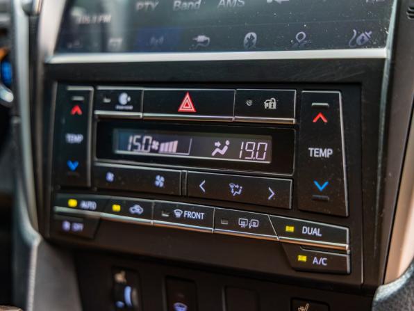 Toyota Camry VII (XV50) Рестайлинг 2 с пробегом 2017 года, цена 2 288 000 рублей, 97323 км, седан, Автокод Объявления
