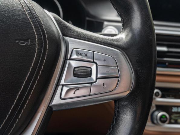 BMW 7 серии VI (G11/G12) с пробегом 2015 года, цена 3 960 000 рублей, 164054 км, седан, Автокод Объявления