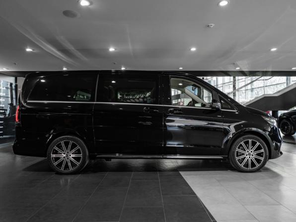 Mercedes-Benz V-Класс III (W447) Рестайлинг 2 с пробегом 2024 года, цена 14 317 000 рублей, 100 км, минивэн, Автокод Объявления