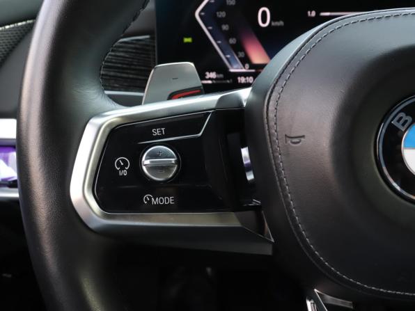 BMW 7 серии VII (G70) с пробегом 2022 года, цена 10 114 000 рублей, 72789 км, седан, Автокод Объявления