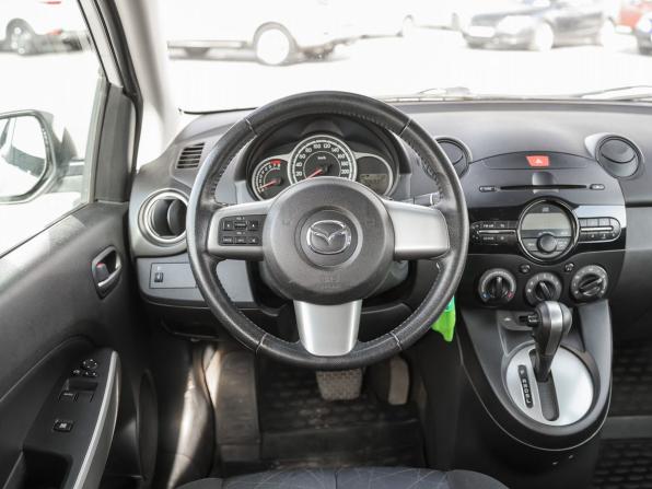 Mazda 2 II Рестайлинг (DE2) с пробегом 2011 года, цена 799 000 рублей, 90700 км, хэтчбек, Автокод Объявления