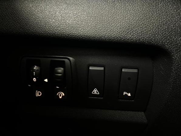 Renault Fluence I Рестайлинг с пробегом 2016 года, цена 900 000 рублей, 141000 км, седан, Автокод Объявления