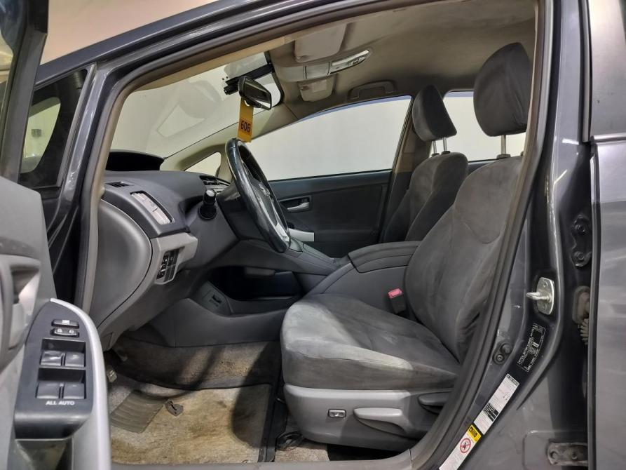 Toyota Prius III (XW30) Санкт-Петербург  - изображение 14