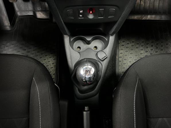 Renault Sandero II с пробегом 2017 года, цена 1 030 000 рублей, 65572 км, хэтчбек, Автокод Объявления