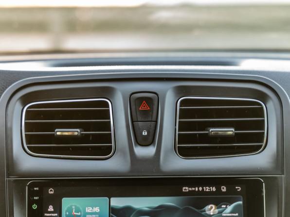 Renault Logan II Рестайлинг с пробегом 2020 года, цена 548 000 рублей, 369992 км, седан, Автокод Объявления