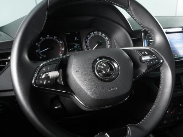 Skoda Rapid II с пробегом 2022 года, цена 1 469 000 рублей, 156212 км, лифтбек, Автокод Объявления
