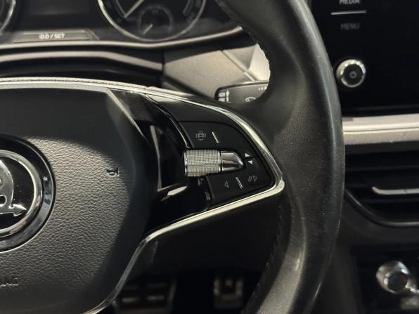 Skoda Rapid II с пробегом 2021 года, цена 1 599 000 рублей, 118400 км, лифтбек, Автокод Объявления