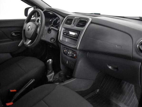 Renault Logan II с пробегом 2017 года, цена 649 000 рублей, 123402 км, седан, Автокод Объявления
