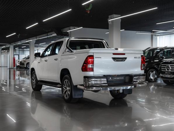 Toyota Hilux VIII с пробегом 2016 года, цена 3 980 000 рублей, 104593 км, пикап, Автокод Объявления