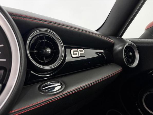 Mini Hatch II (R56) Рестайлинг с пробегом 2013 года, цена 1 612 000 рублей, 184215 км, хэтчбек, Автокод Объявления