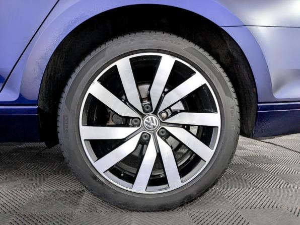 Volkswagen Passat B8 с пробегом 2019 года, цена 2 400 000 рублей, 128087 км, седан, Автокод Объявления